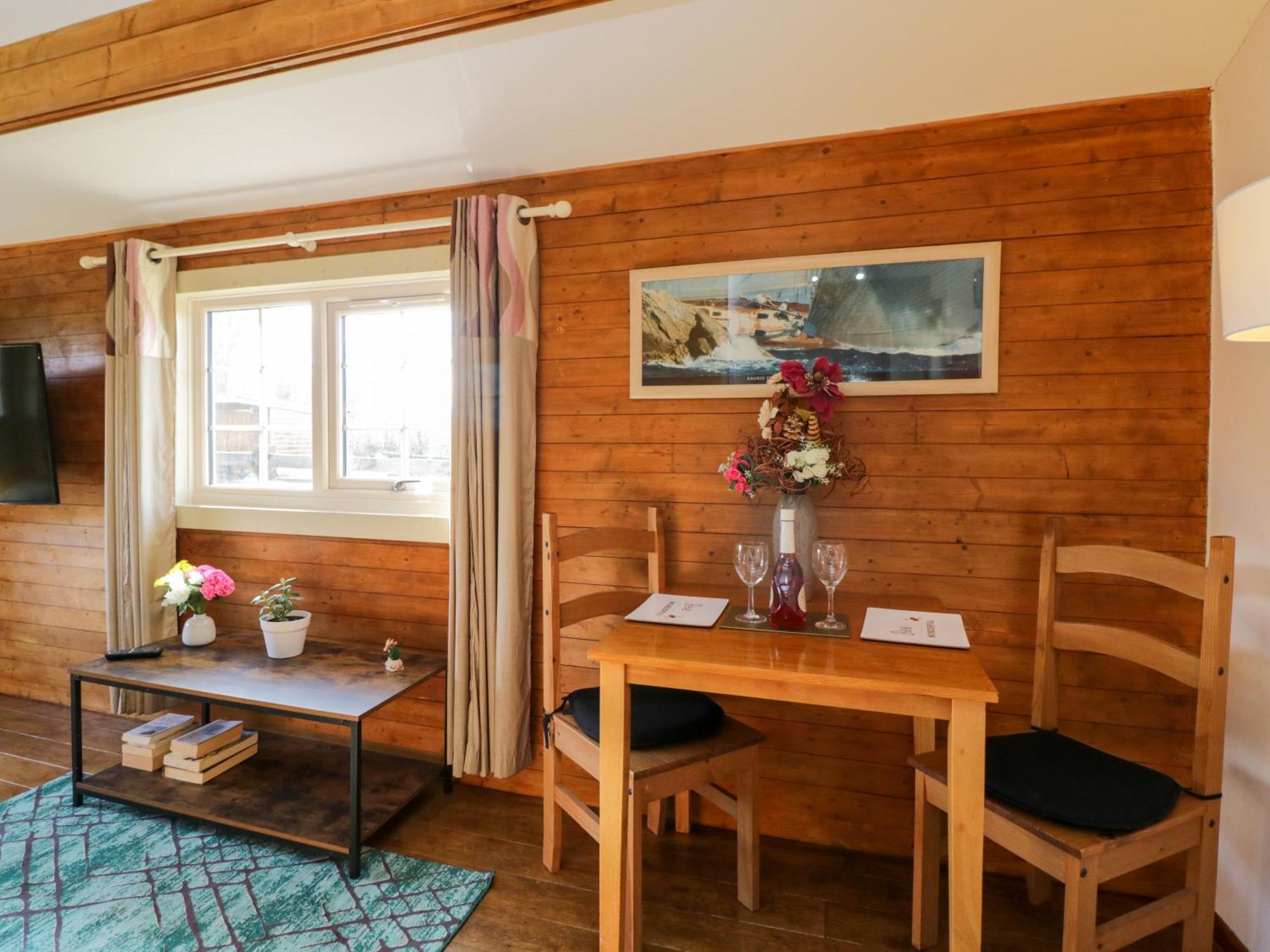 The Nook Villa Суиндън Екстериор снимка