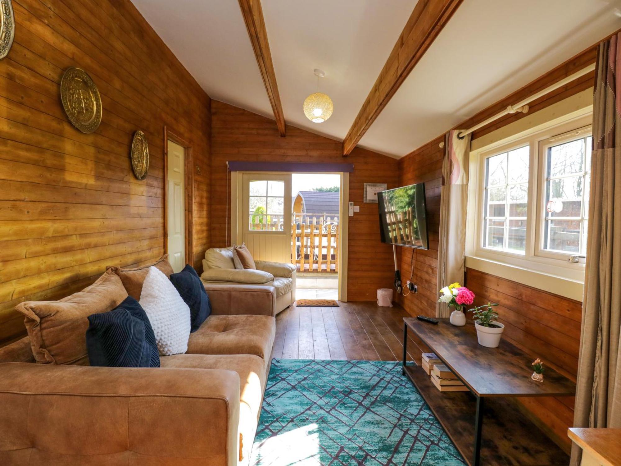 The Nook Villa Суиндън Екстериор снимка